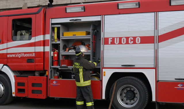 Sul posto sono intervenuti i vigili del fuoco (foto Archivio)