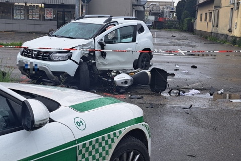 Scontro moto-auto: un ferito grave, arriva l’elisoccorso