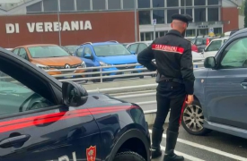 Rubano le chiavi di casa da un’auto, sventato furto in abitazione