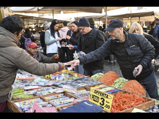 Istat, economia dà segnali positivi, seppur debole crescita