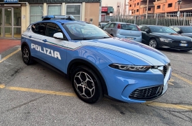 Calci, pugni e bottiglie rotte: un ferito e tre denunciati