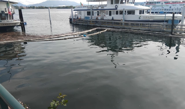 Arona, ancora sversamenti nel lago