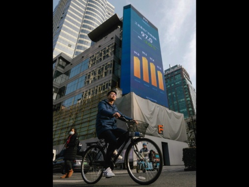 Borsa: Asia contrastata, future Europa negativi, Tokyo -0,17