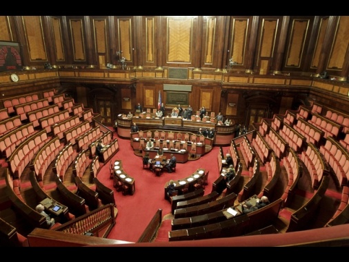 Il Senato approva il decreto Bollette, è legge