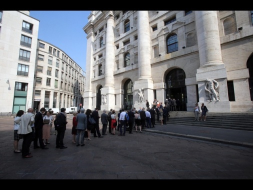 Borsa: Milano apre in lieve calo, -0,09%