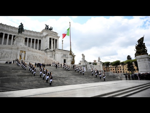 Mattarella ad Altare della patria per celebrazioni del 25 Aprile