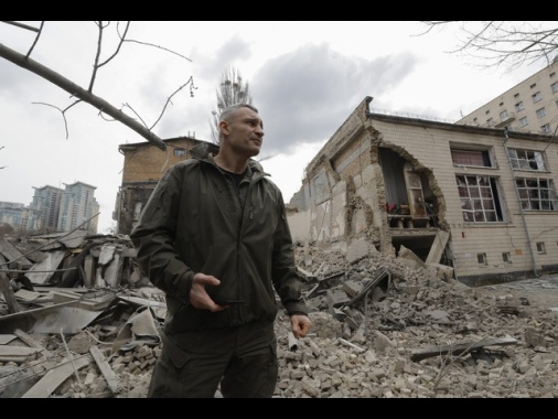 Sindaco Kiev, 'cedere territori in cambio di pace'