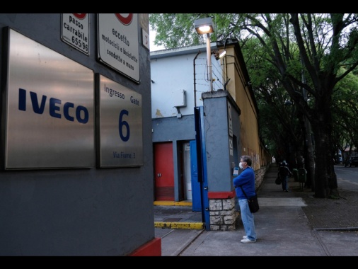 Iveco corre in Borsa, rumors interesse per divisione difesa
