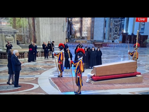 Vaticano, ai funerali presenti oltre 250mila persone