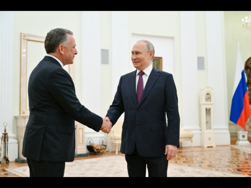 Cremlino, pronti a colloqui con Kiev senza precondizioni