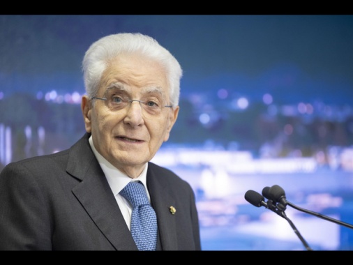 Mattarella, equità per salari migranti, si rispetti Carta