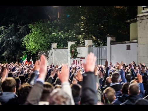 Saluto romano al corteo per Ramelli, 'Bella ciao' in lontananza