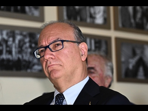 Valditara, arresto in flagranza per chi picchia prof o presidi