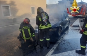 Cassano Magnago: auto in fiamme