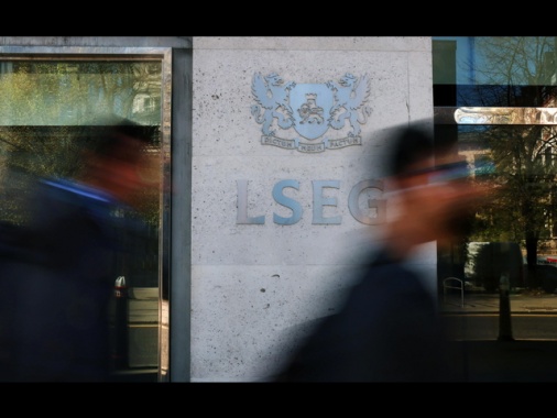 Borsa: l'Europa corre col disgelo sui dazi, Milano +1,2%