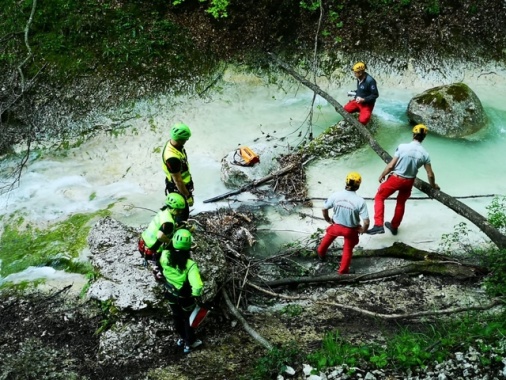 Vigili del fuoco morti: salme recuperate dopo 50 ore
