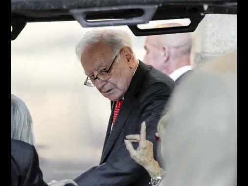 Warren Buffett annuncia dimissioni da Berkshire Hathaway