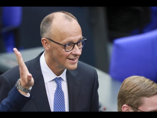 Merz eletto cancelliere al secondo turno con 325 voti favorevoli