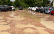 «Qui è ancora un lago», pozzanghere nei parcheggi del campus