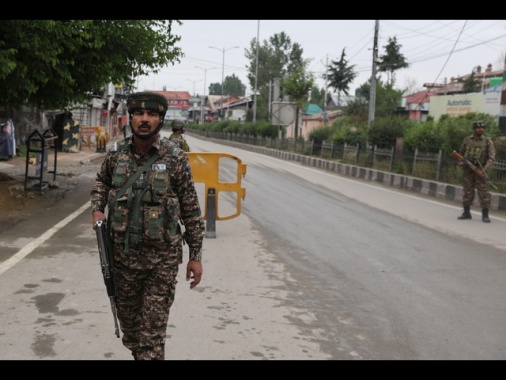 Pechino esorta India e Pakistan a evitare l'escalation