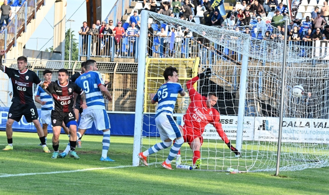 La rete che dato il successo alla Pro Patria (foto Domenico Ghiotto)