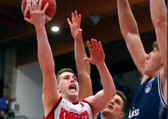 Knights, rimonta e vittoria