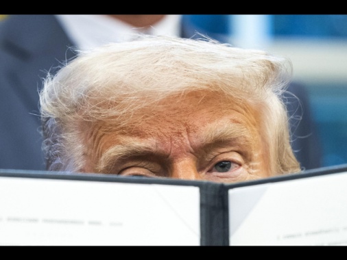 Trump, riduco prezzo farmaci, ci pagheremo il Golden Dome