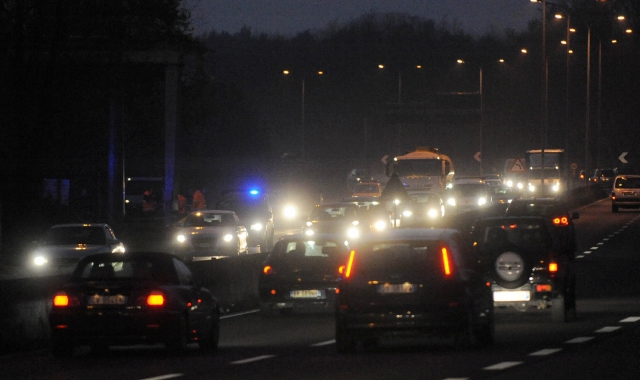 E’ stato bloccato il traffico nella notte sulla 336 per le operazioni di salvataggio del giovane che minacciava di suicidarsi (foto Archivio)