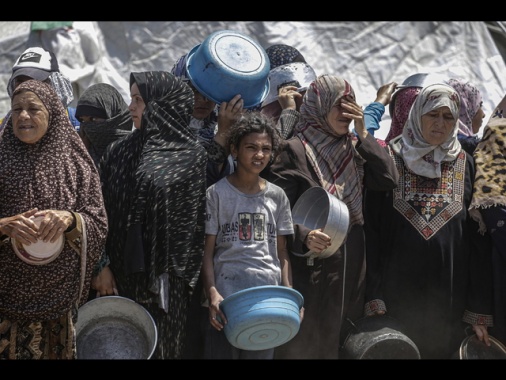 Hrw, blocco aiuti israeliano a Gaza strumento di sterminio
