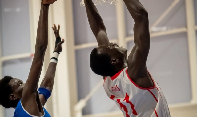 Varese fa sua la prima semifinale: Pavia battuta 79-53