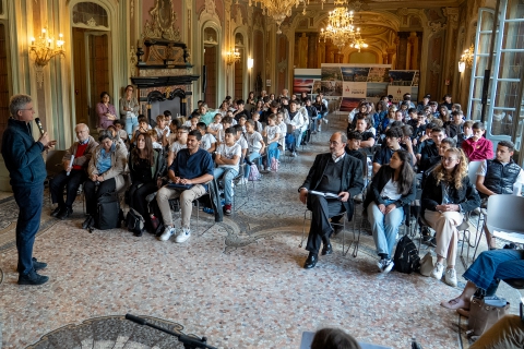 I ragazzi, costruttori di speranza, in Salone Estense