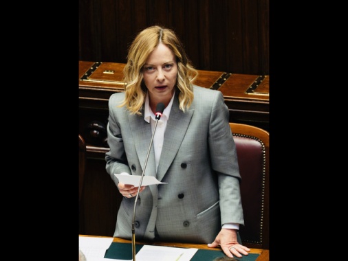 Meloni, 'con i centri dei migranti andiamo avanti come promesso'
