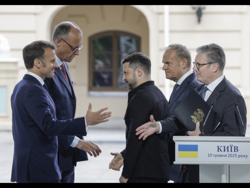 Eliseo, 'incontro Macron, Merz, Tusk, Starmer e Zelensky'