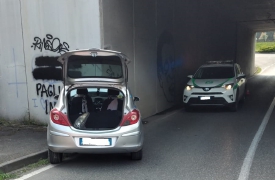 Si schianta all’imbocco del sottopasso: 25enne ferito
