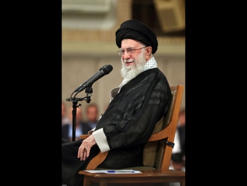Khamenei, 'gli Usa devono lasciare il Medio Oriente'
