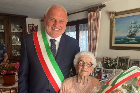 Il sindaco dalla centenaria: «È vispa e felice»