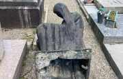 Ladri al cimitero di Sant’Ambrogio: rubata una statua