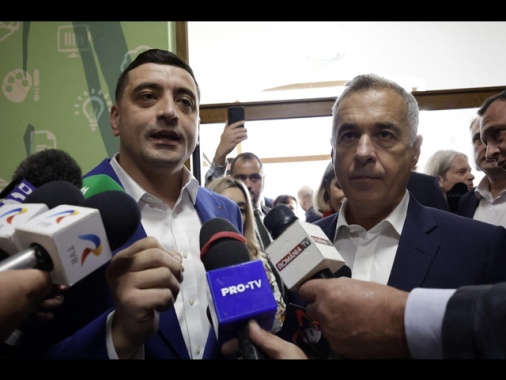 Simion torna al seggio con Georgescu, 'decidano solo i romeni'