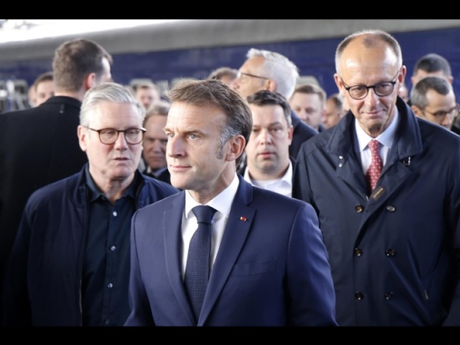 Merz-Macron-Starmer vogliono sentire Trump prima di Putin