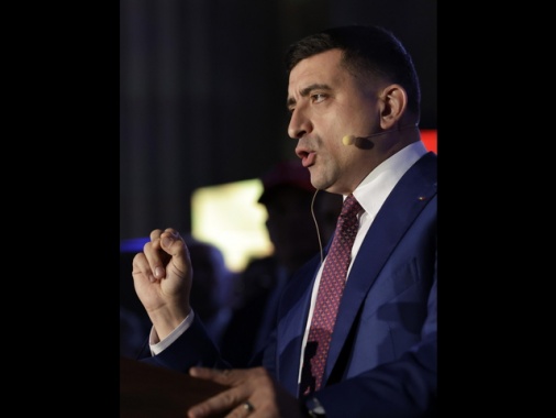 Simion ammette la sconfitta alle presidenziali in Romania