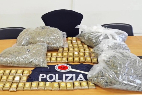 Droga e armi: 24 arresti