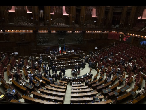 Verso tagliola sul decreto sicurezza, opposizioni insorgono