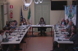 La maggioranza non ha i numeri, ma l’opposizione resta