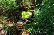 Cade nella scarpata, ciclista soccorso a Marchirolo