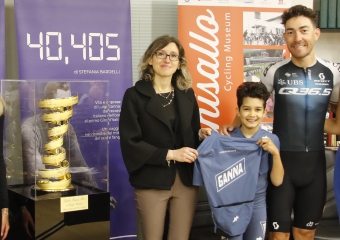 La maglia della nuova Ganna in onore del campione di Induno