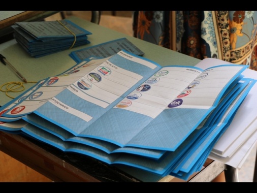 Comunali: alle 23 vota il 43,85%, affluenza giù di 6 punti
