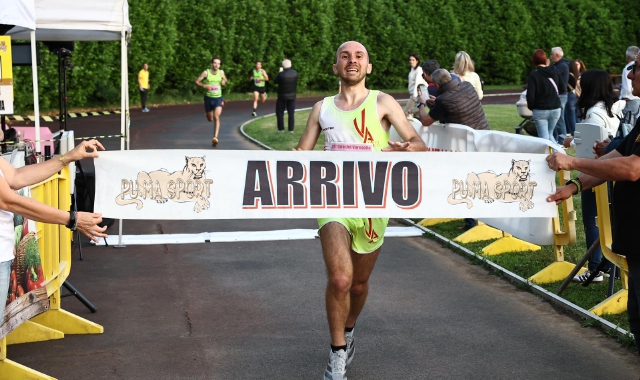 Simone Marcolli taglia il traguardo da vincitore