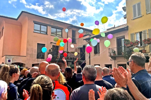 La «nostra stella» ora è in cielo: lacrime e palloncini per Nika