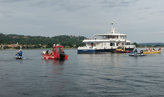 «La nave va a fuoco»: esercitazione sul lago Maggiore