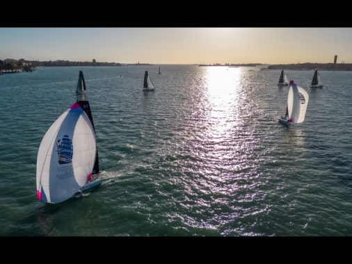 Al via da Venezia la 5ª edizione del Nastro Rosa Tour